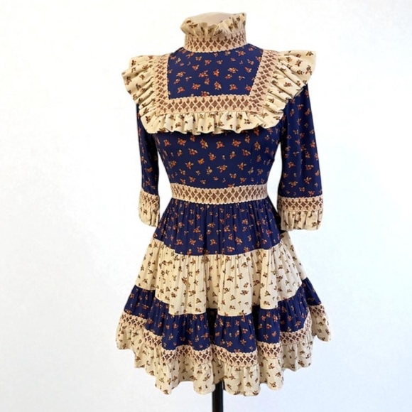 CeliaB Baldo Ruffled CrochetFloral Print Mini DressSize XS